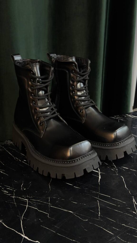 بوت بالنسیاگا ساده