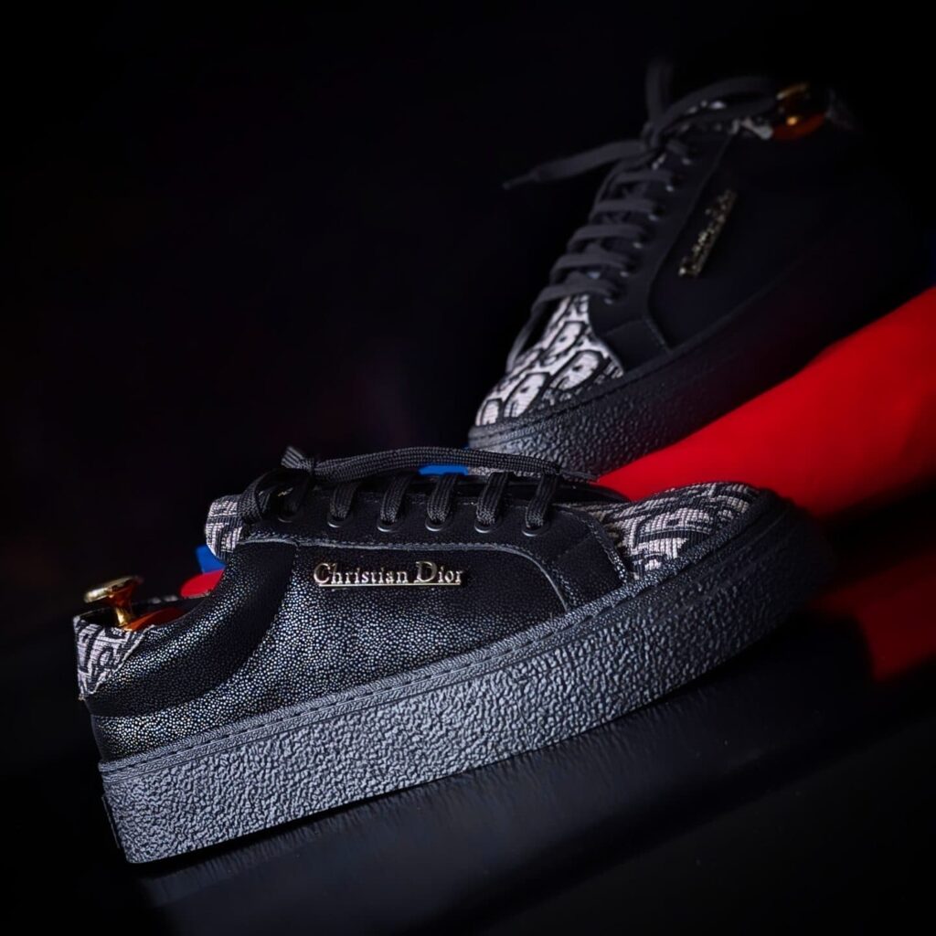 ونس christian dior