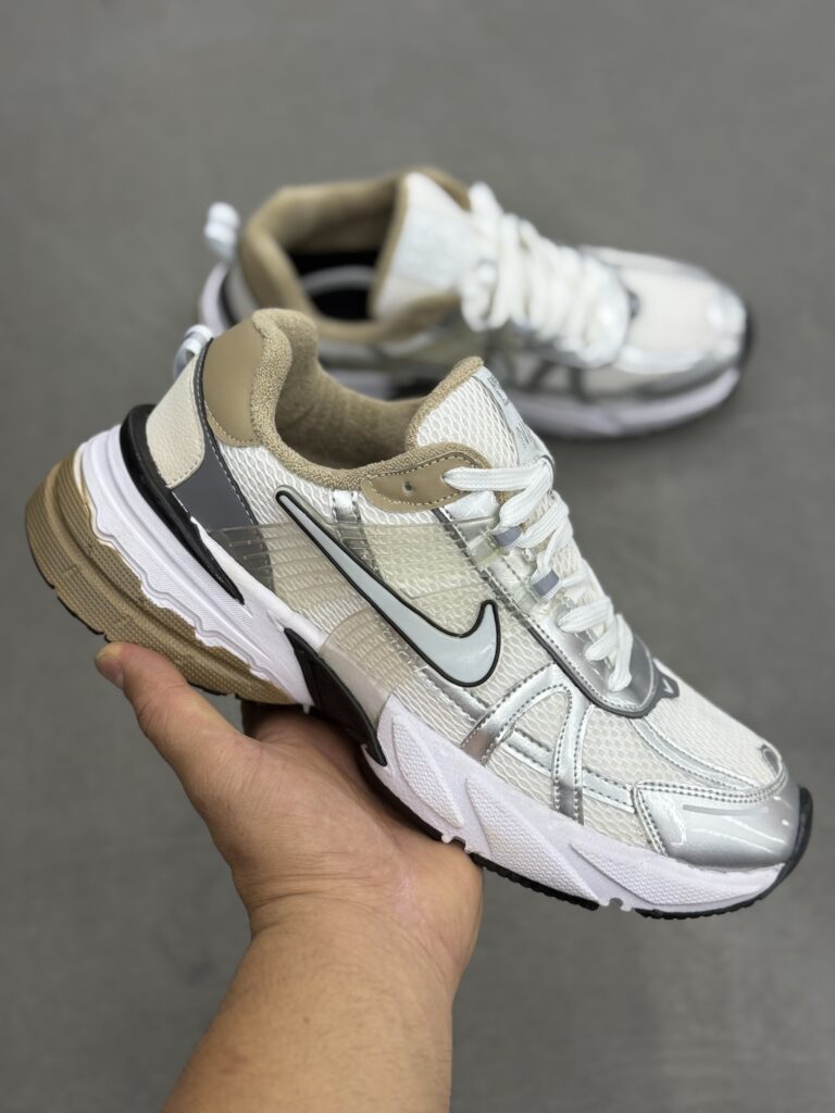 کتونی  Nike V2K
