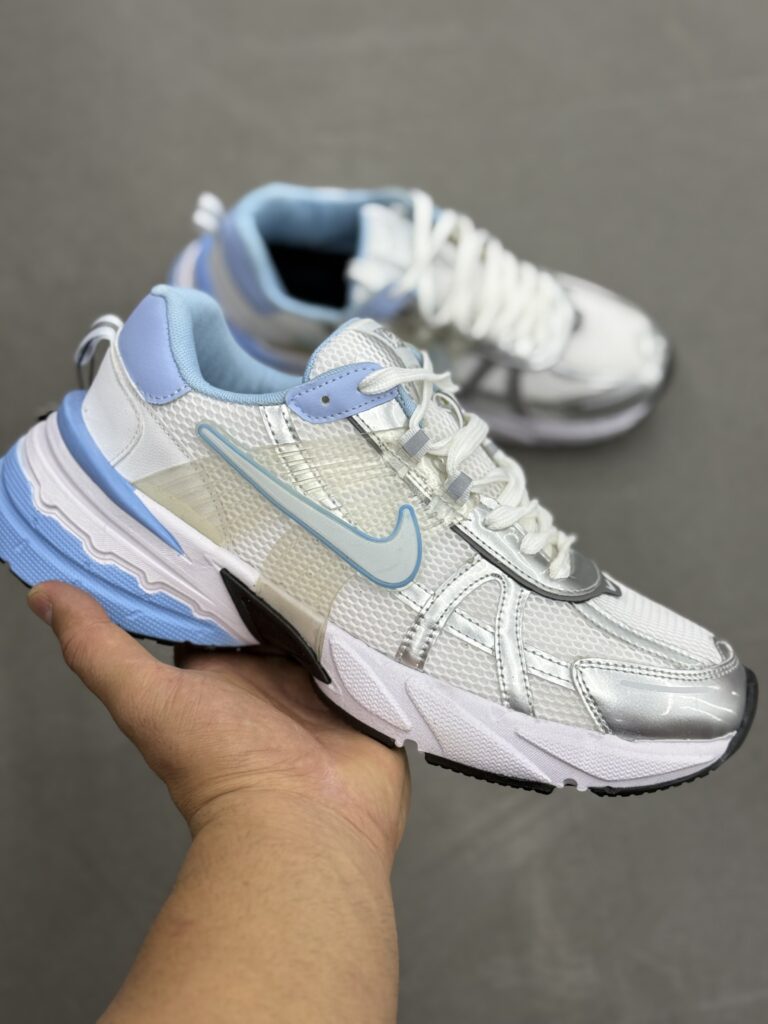 کتونی  Nike V2K