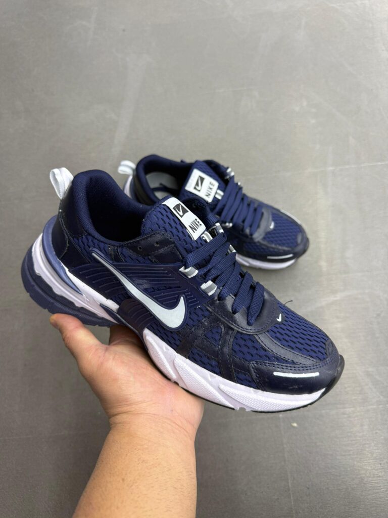 کتونی Nike V2K