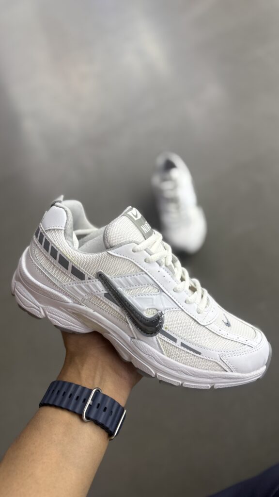 کتونی NIKE INITIATOR