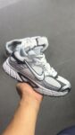 کتونی NIKE V5K