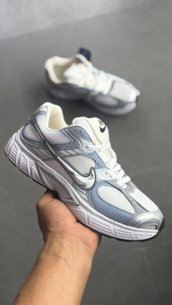کتونی NIKE V5K