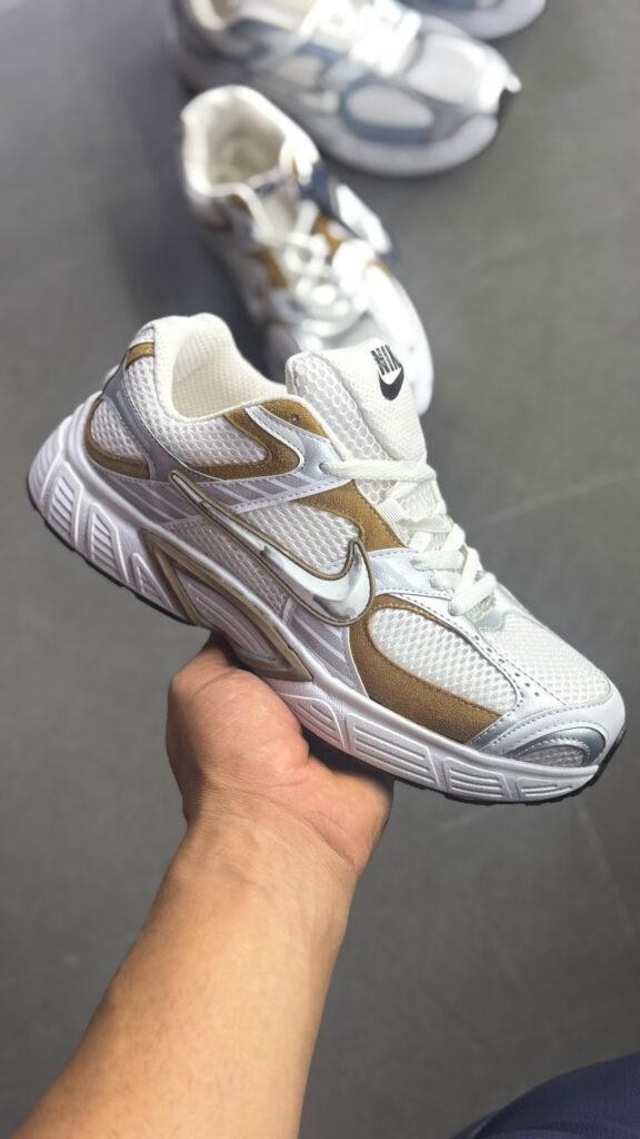 کتونی NIKE V5K