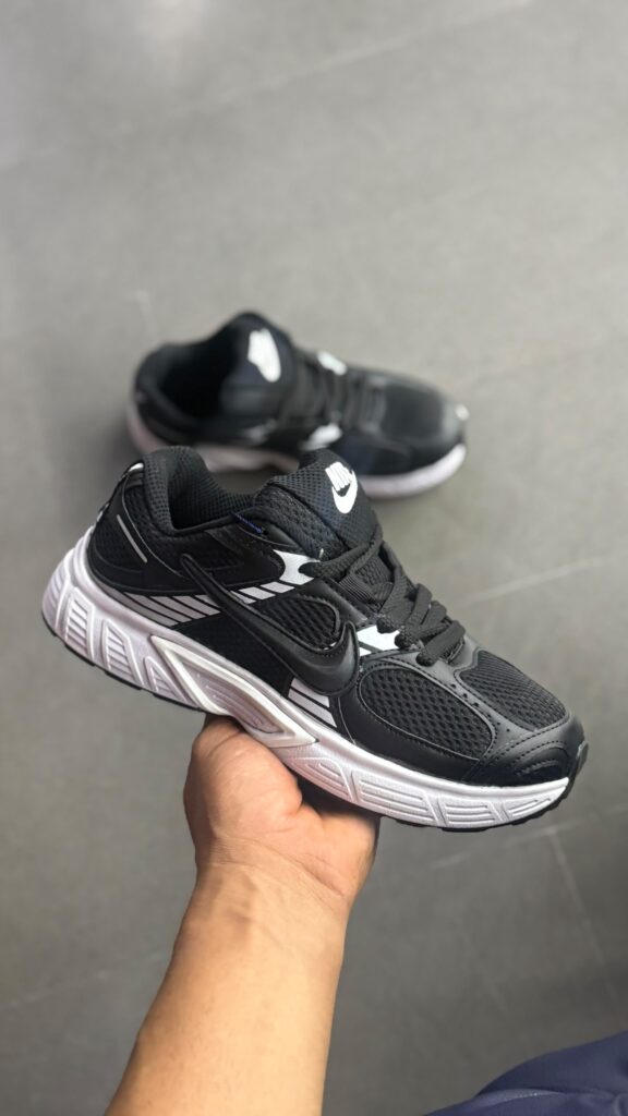 کتونی NIKE V5K